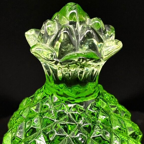 Vintage Art Glass Hand Blown Green Pineapple Paperweight Figurine 4" - Picture 4 of 6